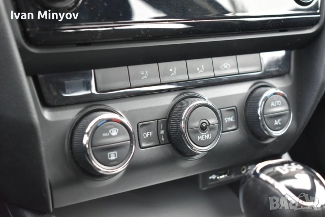 Skoda Octavia 1.6 DSG, снимка 12 - Автомобили и джипове - 53699383