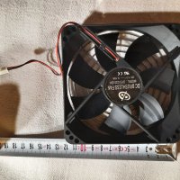 Продавам вентилатор DC BRUSHLESS FAN 12 V 0.18 A с решетка, снимка 3 - Други - 39885173