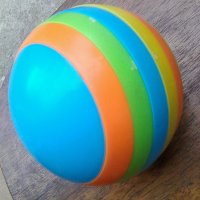 Детска стара българска пластмасова топка за деца, снимка 2 - Детски топки - 38954106