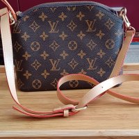 Дамска чанта Louis Vuitton , снимка 1 - Чанти - 44476761