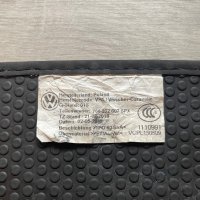Оригинална постелка за багажник за VW Touareg след 2018г, снимка 2 - Аксесоари и консумативи - 41602811