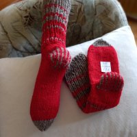 Ръчно плетени дамски чорапи от вълна размер 38, снимка 1 - Дамски чорапи - 41762985