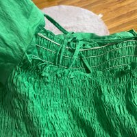 Дълга нова елегантна зелена рокля Reserved буфан ръкав къдри волани , снимка 10 - Рокли - 41203081