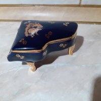Страхотна кутия пиано бижутерка порцелан Limoges, снимка 1 - Антикварни и старинни предмети - 44263096