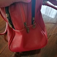 Червена дамска чанта с три отделни прегради, снимка 4 - Чанти - 41245597