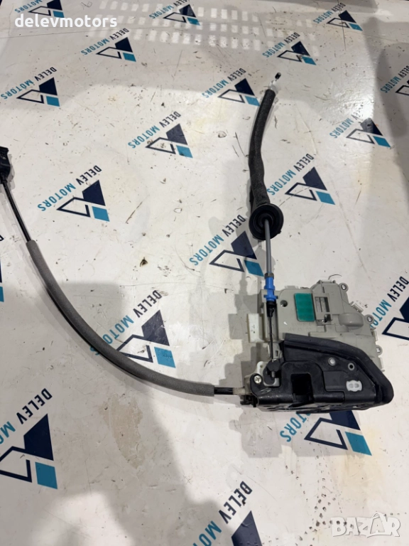 8X1837016C брава за предна дясна врата с 5 пина от Audi A3 1.0 TFSI, двигател CHZ, снимка 1