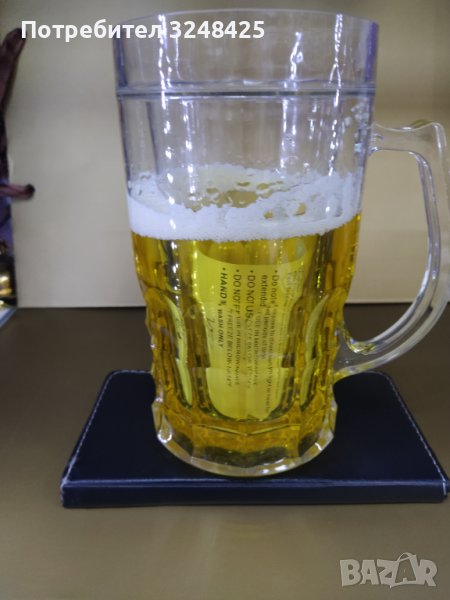 Халба чаша горяма тумбеста - изглежда винаги пълна, замръзва в камерата и се пие все ледена бира , снимка 1