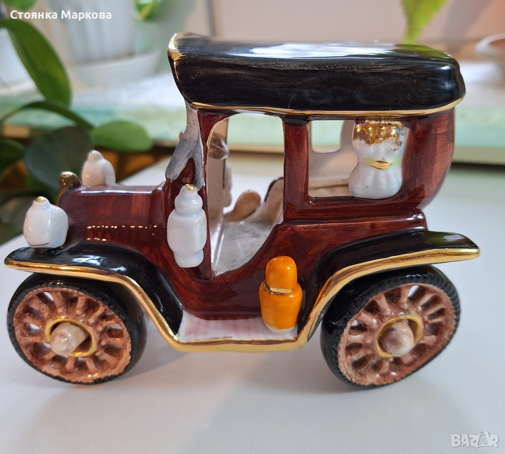 Авторски ретро автомобил-порцелан, снимка 1