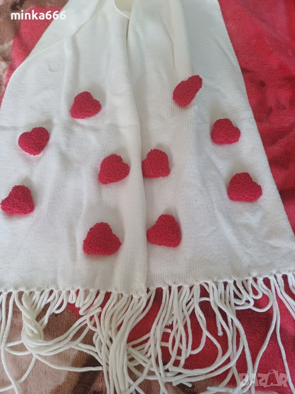 Претен шал със сърца., снимка 1