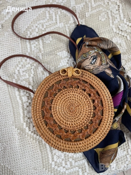 Има  още време за тази красавица🫶 Ръчно плетена, кожена дръжка, снимка 1