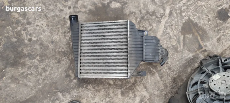 Интеркулер 13161078 Opel Zafira Z16XNT - 100лв, снимка 1