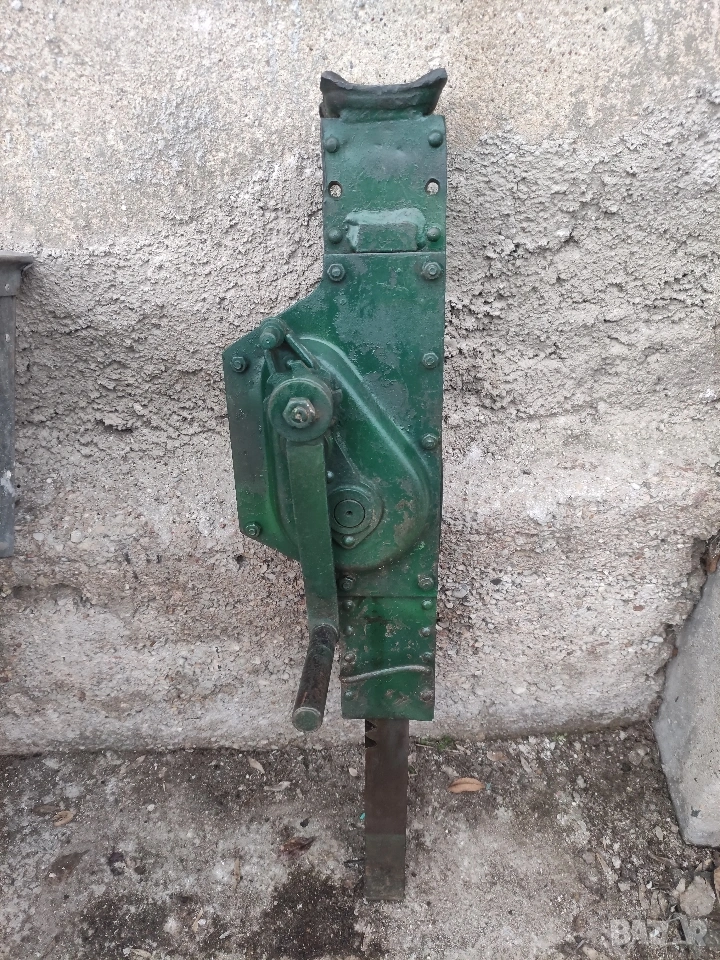 Масивен механичен крик (Латерна), снимка 1