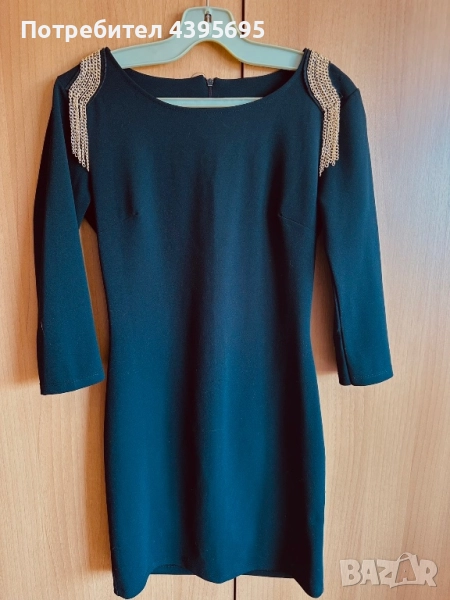 Черна рокля със златни детайли, снимка 1