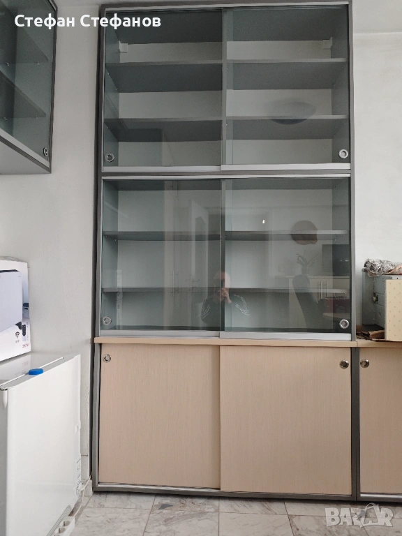 Витрина за офис, снимка 1