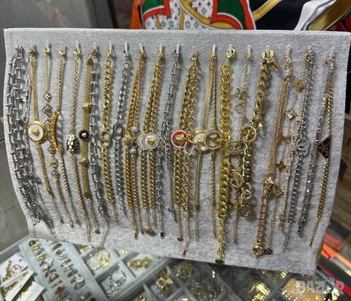 гривни louis vuitton versace chanel christian dior guess prada , снимка 1