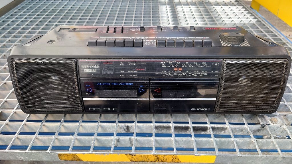 Радио касетофон Hitachi. в Радиокасетофони, транзистори в гр. Търговище -  ID41419171 — Bazar.bg