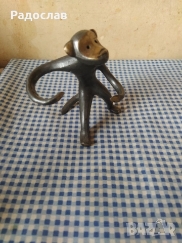 стара бронзова фигура Маймуна  поставка за сол и пипер , снимка 6 - Декорация за дома - 52467103