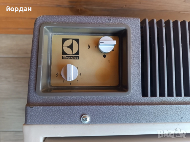 Хладилник на газ 12 и 220 в. Electrolux , снимка 4 - Хладилни чанти - 51912276