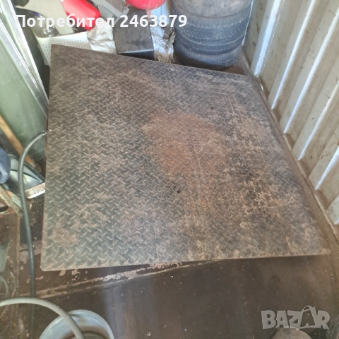 Електронна везна 1.50см на 1.50см тегли през 0.500грдо 3000кг 