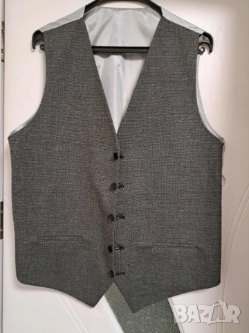 Елек за костюм нов, размер 54, сив