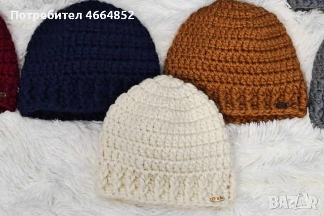 Унисекс ръчно плетена шапка „Алекс“ – ръчна изработка, модерен дизайн, снимка 7 - Шапки - 52592093