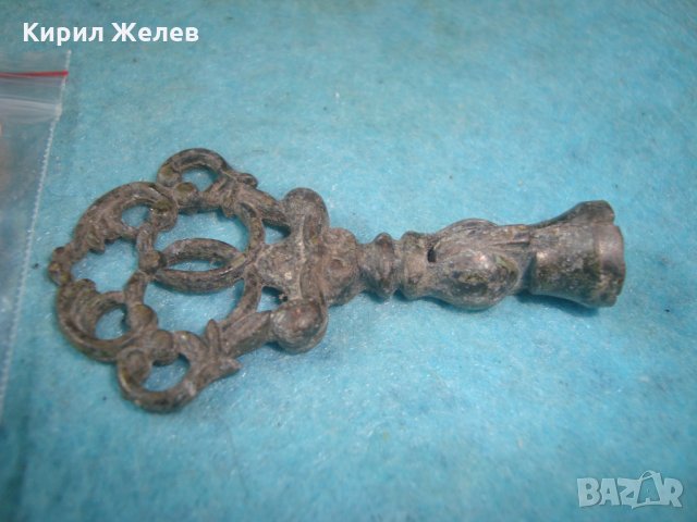 СТАРИННА МЕТАЛНА ДРЪЖКА за СКРИН ЧЕКМЕДЖЕ ШКАФЧЕ БЮФЕТ АВТЕНТИЧЕН ВИД с ПАТИНА АНТИКВАРНА ВЕЩ 1011, снимка 4 - Антикварни и старинни предмети - 35679653