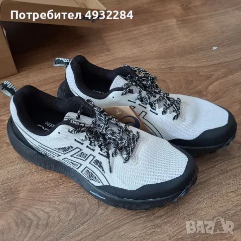 маратонки asics