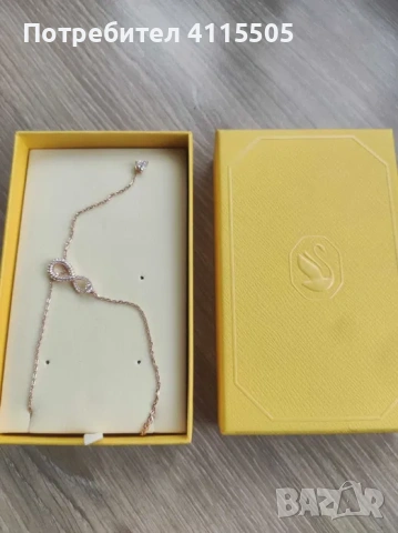 Swarovski Верижка 'Hyperbola' в Злато - НОВО, снимка 5 - Колиета, медальони, синджири - 53267212