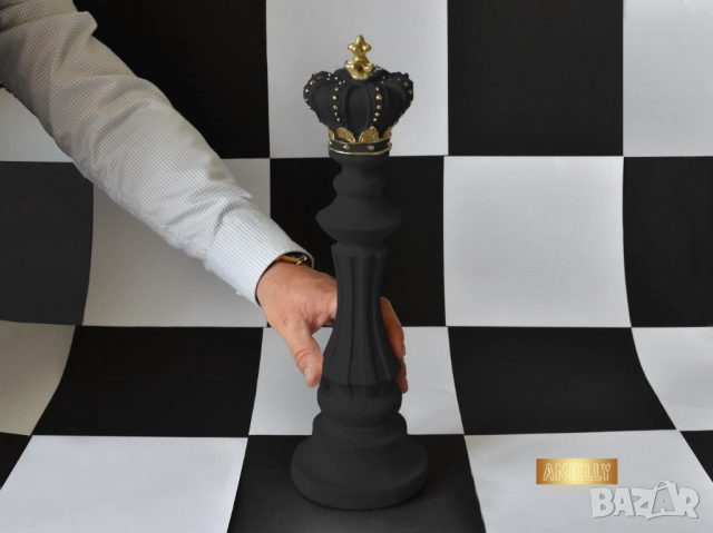 Черна Шахматна Фигура Цар / Статуетка Изработена от Смола / Черна със Златни Акценти 39 x 12 см., снимка 2 - Статуетки - 52411634