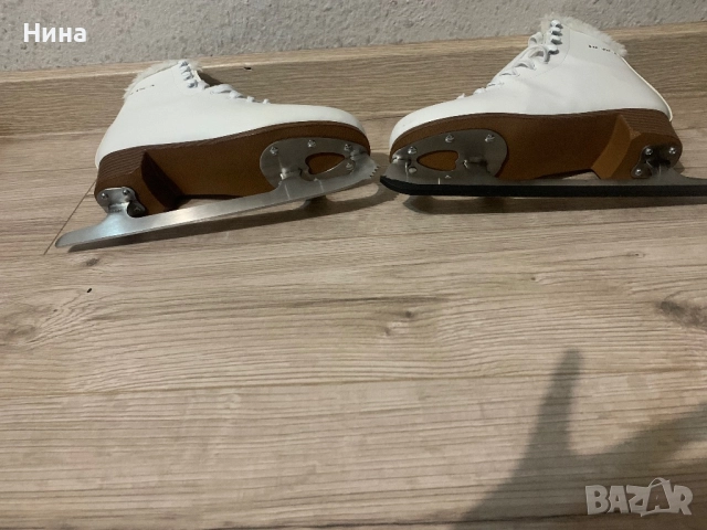 Дамски кънки на лед , снимка 3 - Зимни спортове - 52635496