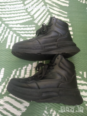 Боти, снимка 2 - Дамски боти - 52387123