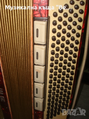 Акордеон Велтмайстер 120 баса с куфар, снимка 13 - Акордеони - 52877265