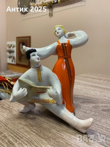Винтидж съветска порцеланова фигурка „Руски танц“