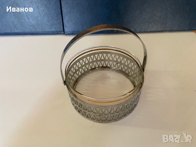 Малка бонбониера от метал и стъкло, снимка 2 - Прибори за хранене, готвене и сервиране - 41419456