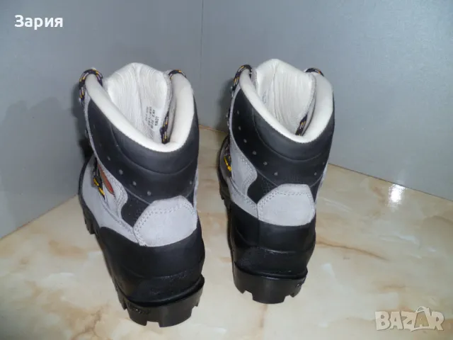 LOWA туристически обувки №38, снимка 7 - Дамски боти - 48455980
