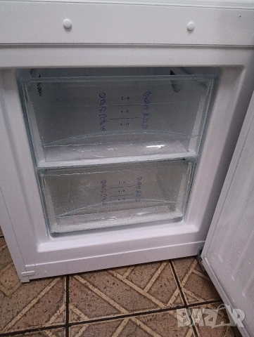 Комбиниран хладилник с фризер Liebherr с 2 години гаранция!, снимка 4 - Хладилници - 53195951