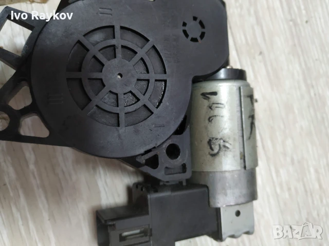 Ляво и дясно моторче стъклоповдигач за Mazda 3 Sport 5 6 CX-7 CX-9 RX8 G22C5958X , снимка 6 - Части - 51221505