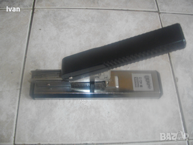 NOVUS Старо Качество Ръчен Телбод Такер За Скоби 3мм/5мм/7мм/10мм-НОВ-Професионален-Иноксов-Отличен, снимка 2 - Други инструменти - 44819631