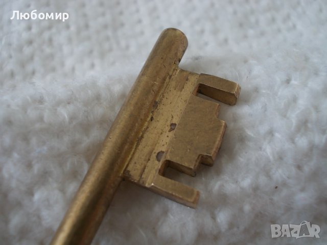 Стар бронзов ключ SILCA, снимка 4 - Антикварни и старинни предмети - 42065553