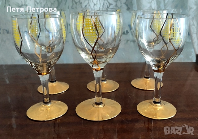 Красиви стъклени чаши на столче, снимка 2 - Чаши - 51476642