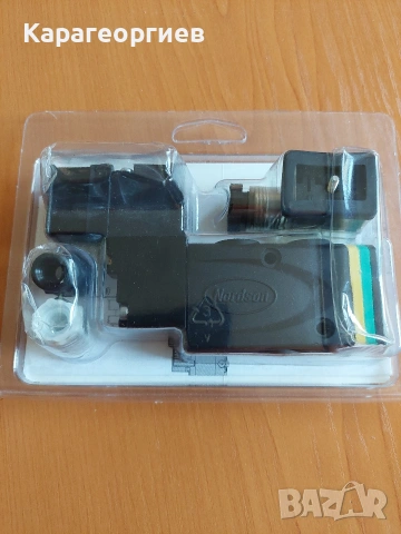 Електромагнитен клапан Nordson, снимка 3 - Резервни части за машини - 53658338