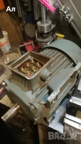 Продавам или заменям трифазен елдвигател 2.2 Kw - 2880 об/м, снимка 2 - Електродвигатели - 49029437