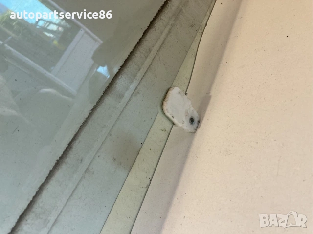 Предно дясно стъкло на прозореца на врата за Peugeot 4007 2.2 HDI (2009), снимка 2 - Части - 53648599