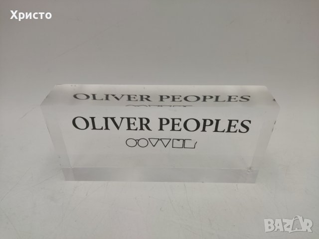 Oliver Peoples рекламна табела 
