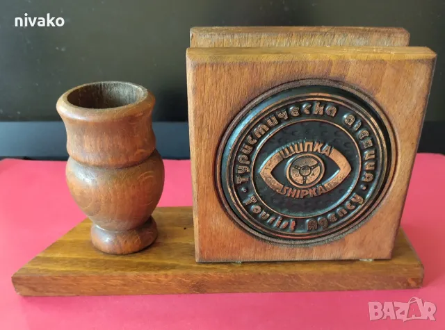 Продавам дървена ретро поставка за химикали и листчета с медно лого на СБА, снимка 8 - Антикварни и старинни предмети - 49828579