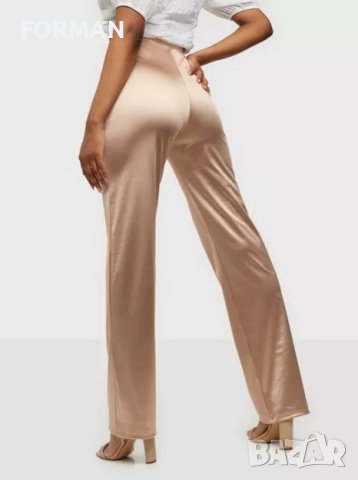 УНИКАЛЕН сатениран панталон с широк прав крачол в перлен светлобежов цвят, снимка 2 - Панталони - 41281278