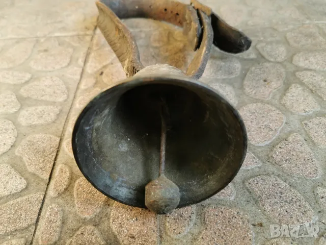 стара бронзова камбана, снимка 2 - Антикварни и старинни предмети - 47777773