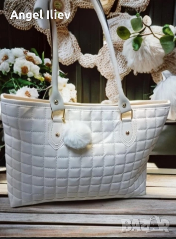 Дамска кожена чанта с пухче, снимка 6 - Чанти - 52523420