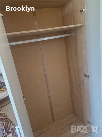Продава се двукрилен гардероб, снимка 3 - Гардероби - 55902008