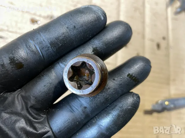 Болт Цилиндрова Глава Porsche Cayenne 957 4,8 V8, снимка 7 - Части - 49863529